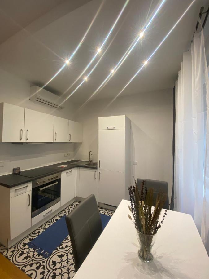 Home Sweet Home - Stephansdom Wina Bagian luar foto